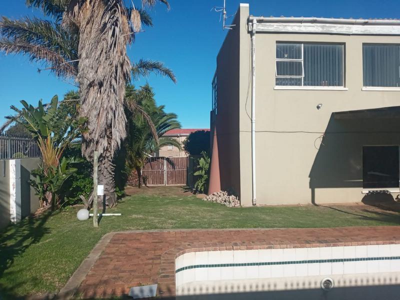 4 Bedroom Property for Sale in C Place Eastern Cape